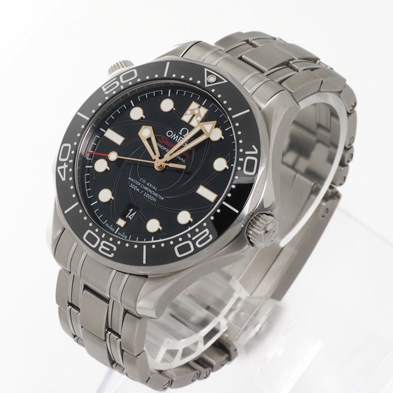 欧米茄 210.22.42.20.01.004 海马系列专业腕表詹姆斯·邦德限量版，全球限量 7007 枚，黑色不锈钢表壳