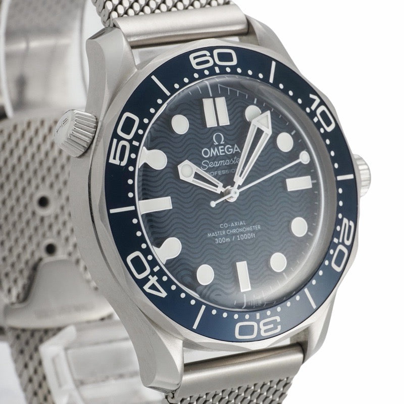 オメガ 210.30.42.20.03.002 シーマスター ダイバー300M ボンド映画60周年記念モデル ブルー ステンレス